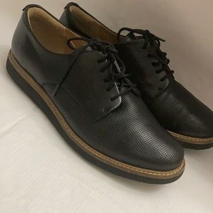 Artisan clarks